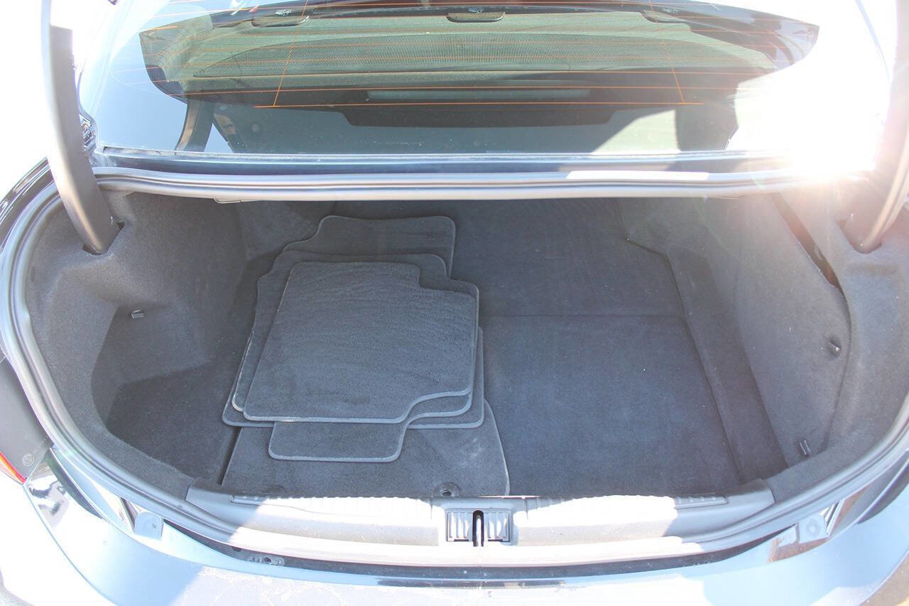 Used 2019 Alfa Romeo Giulia Ti w/ Nero Edizione image 19