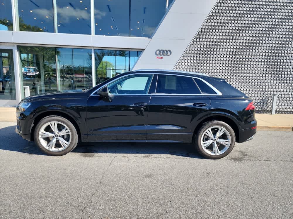 Used 2022 Audi Q8 Premium Plus AWD/4WD image 2