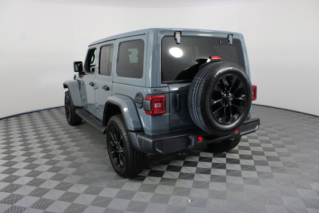 Used 2025 Jeep Wrangler Unlimited Sahara AWD/4WD image 41