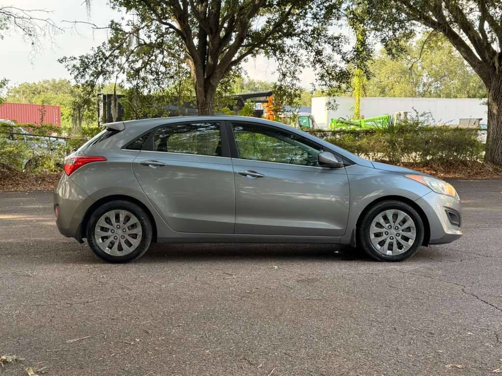 Used 2016 Hyundai Elantra GT FWD image 4