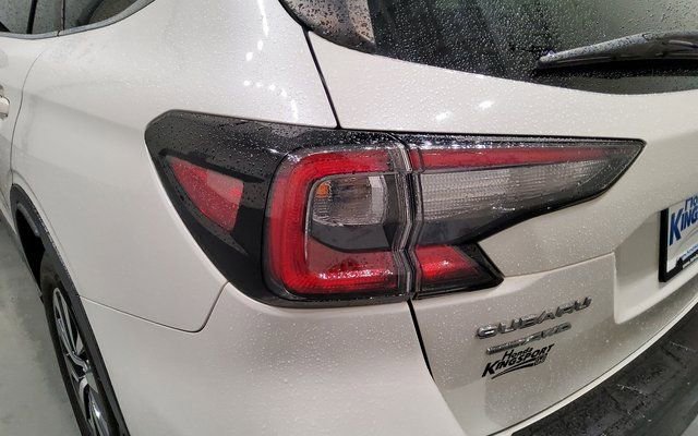 Used 2020 Subaru Outback Premium image 9