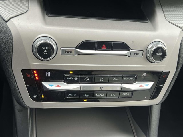 Used 2021 Ford Explorer XLT w/ Equipment Group 202A image 30