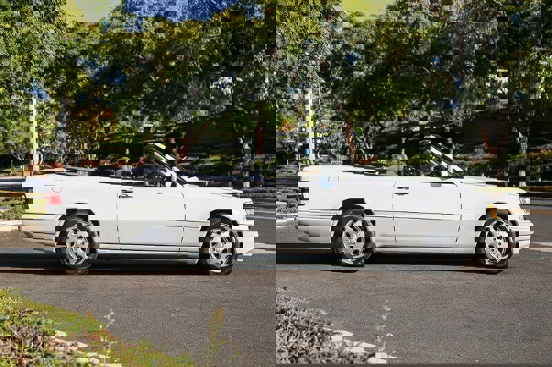 Used 1995 Mercedes-Benz E 320 Convertible image 16