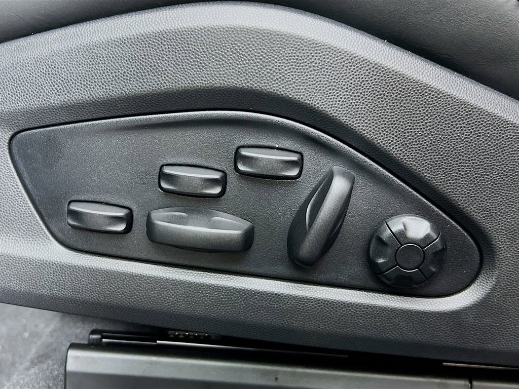 New 2026 Porsche Macan Turbo Electric image 22