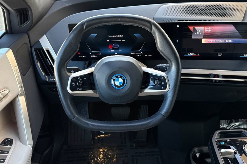 Used 2023 BMW iX xDrive50 image 15