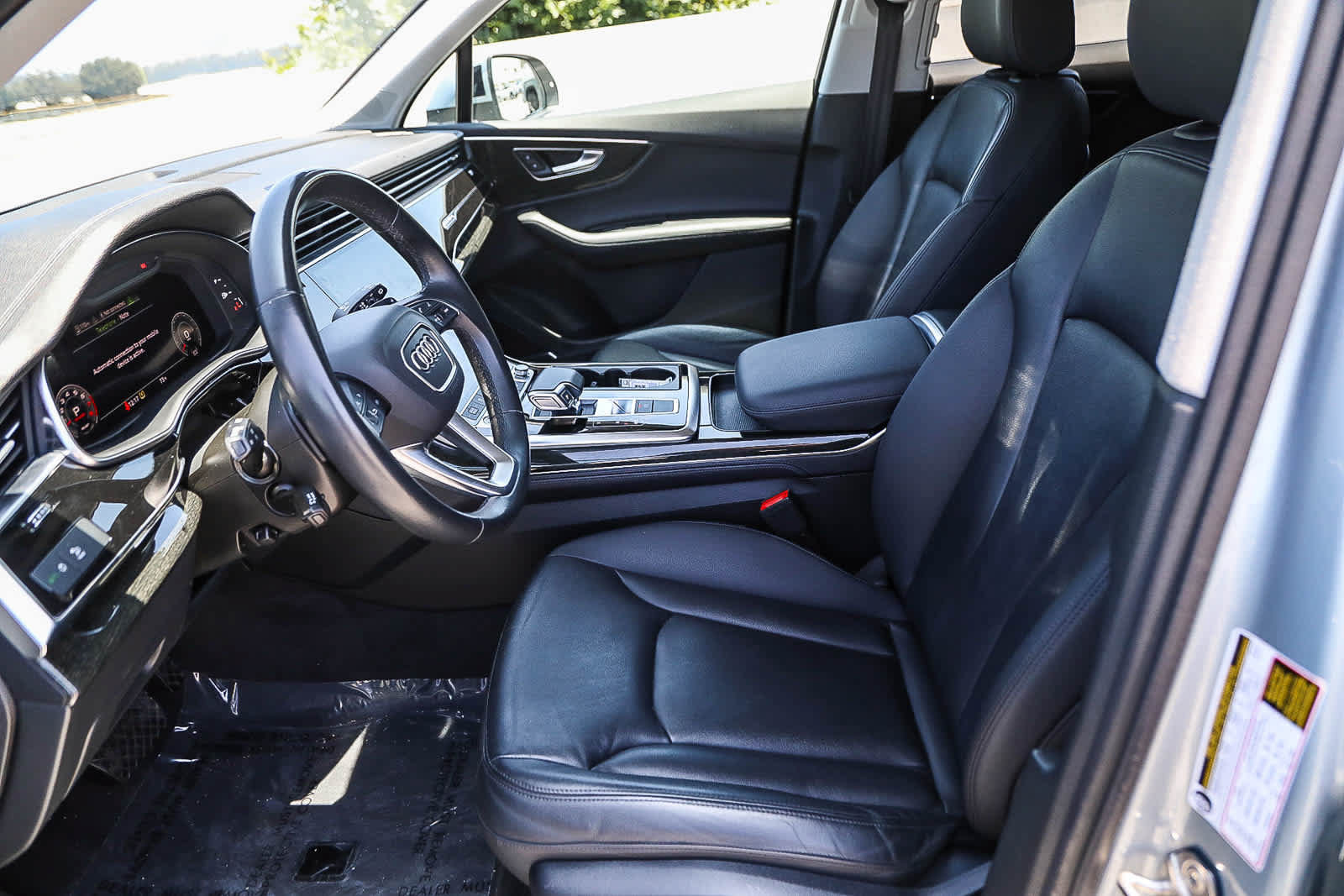 Used 2023 Audi Q7 3.0T Premium Plus AWD/4WD image 17