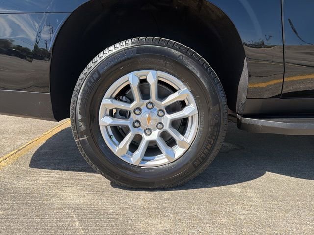 New 2026 Chevrolet Suburban LS image 29