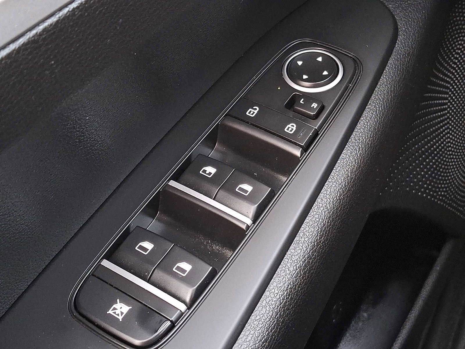 Used 2023 Kia Forte LXS image 24