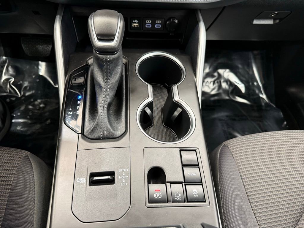 Used 2025 Toyota Highlander LE image 41