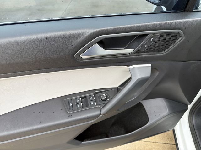 Used 2019 Volkswagen Tiguan SE w/ Panoramic Sunroof Package image 15