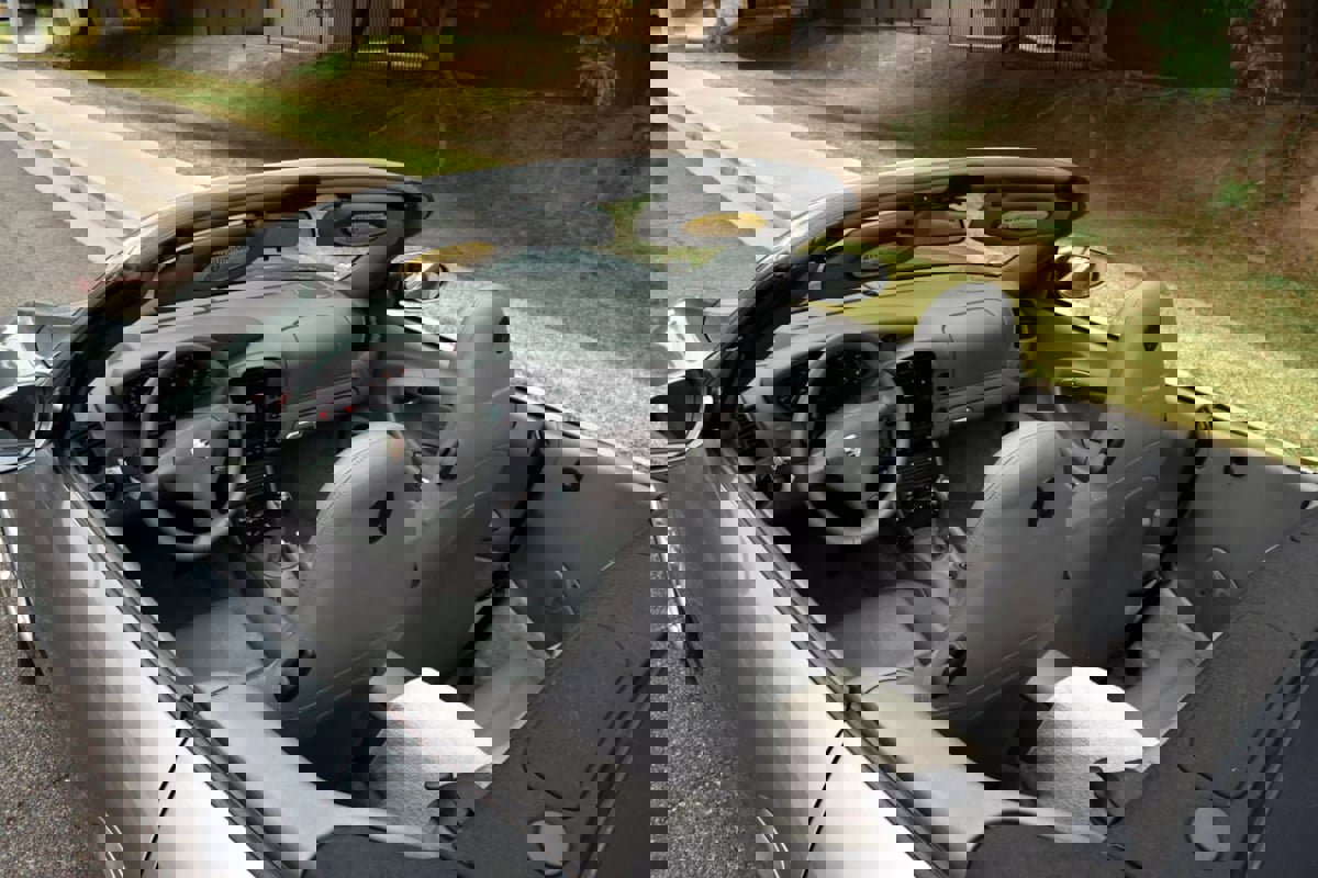 Used 2002 Porsche 911 Cabriolet image 11