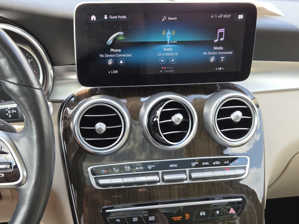 Used 2020 Mercedes-Benz GLC 300 4MATIC image 32