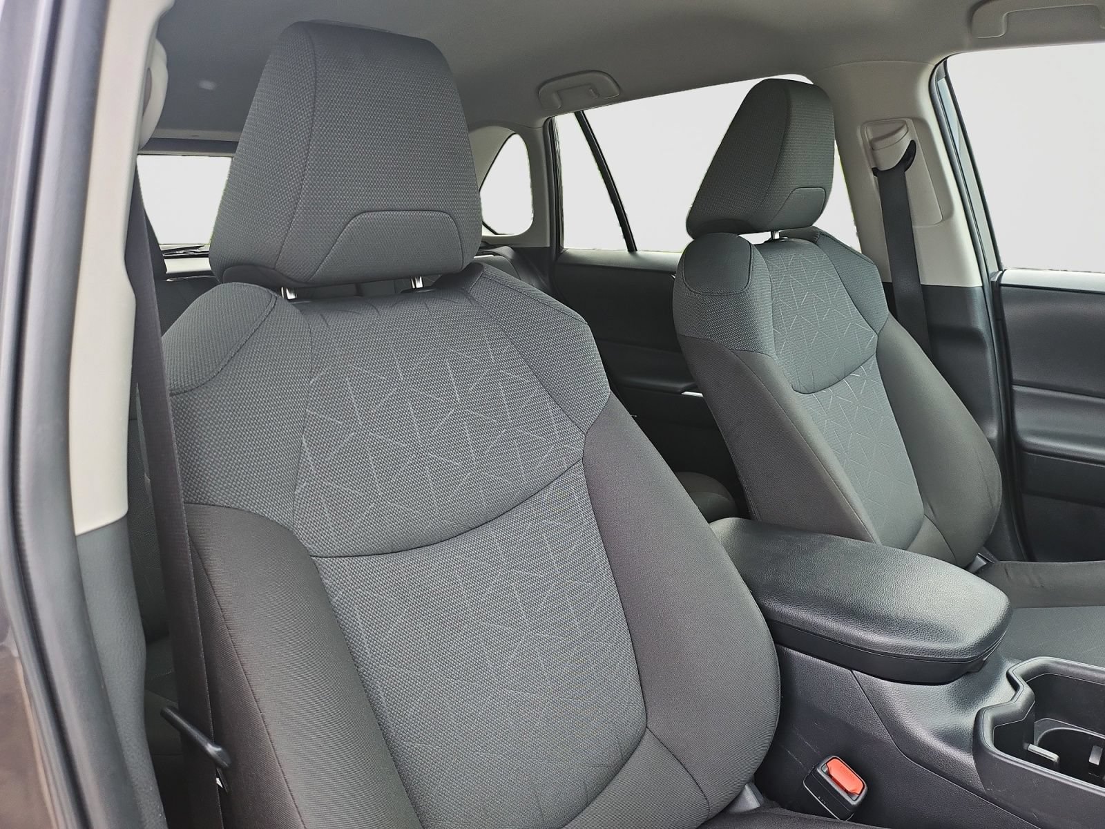 Used 2025 Toyota RAV4 XLE AWD/4WD image 18