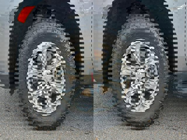 Used 2022 GMC Yukon SLE image 10