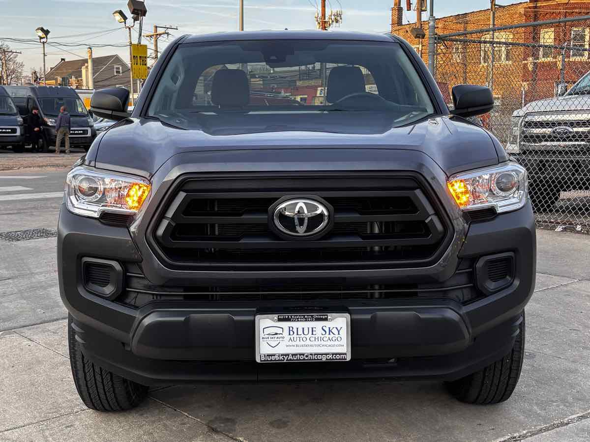Used 2022 Toyota Tacoma SR image 3