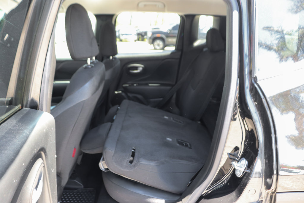 Used 2023 Jeep Renegade Trailhawk AWD/4WD image 30