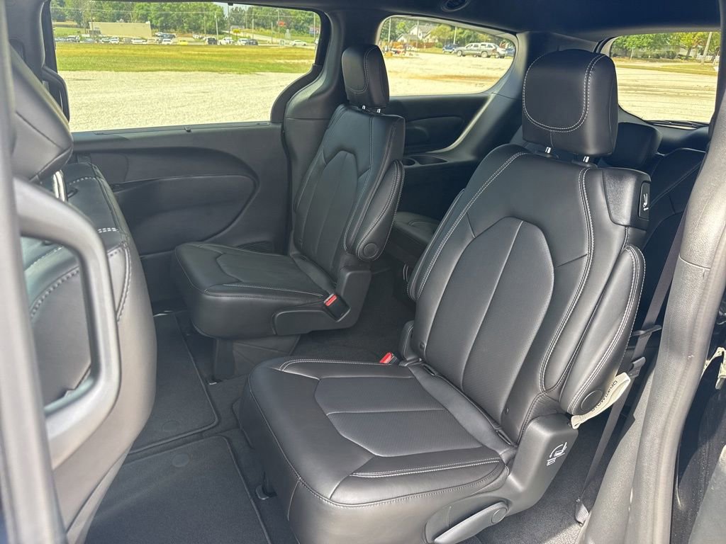 New 2026 Chrysler Pacifica Select image 16