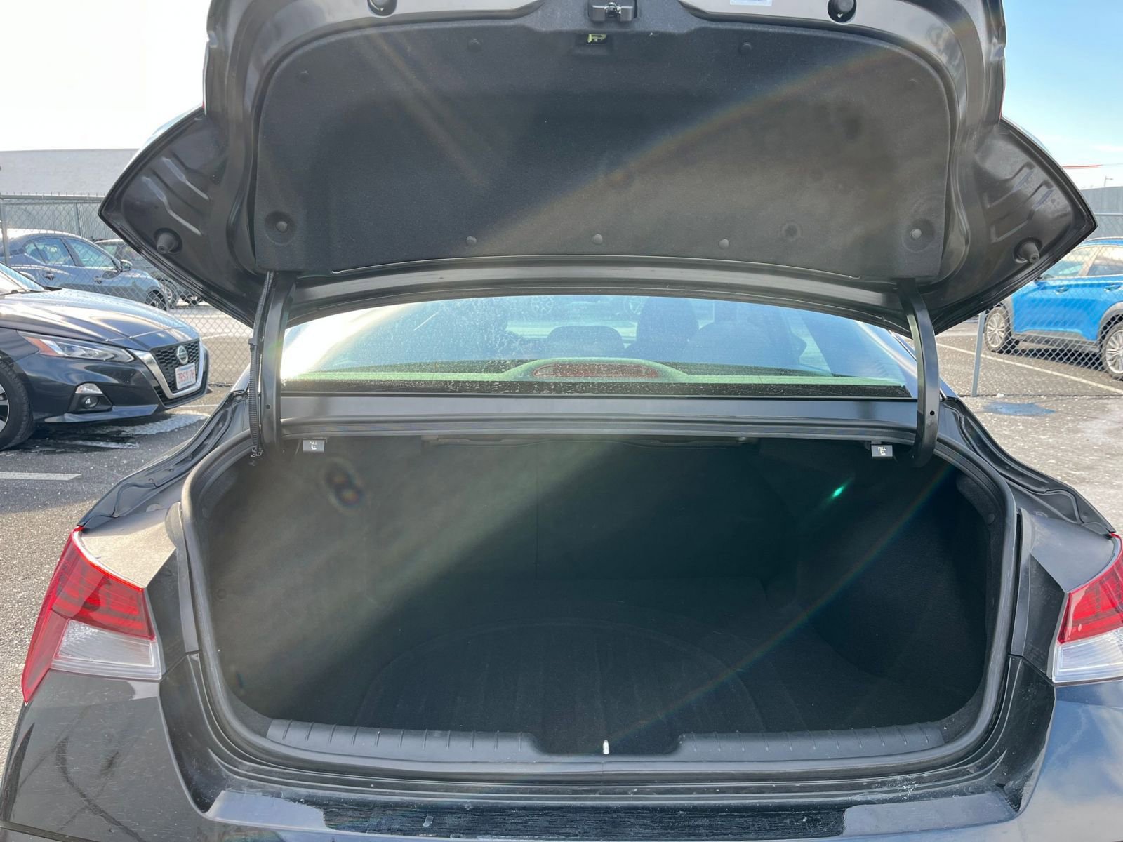 Used 2025 Hyundai Elantra SEL image 31