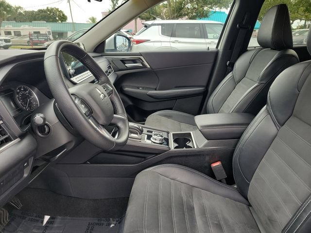 Used 2024 Mitsubishi Outlander SE FWD image 17
