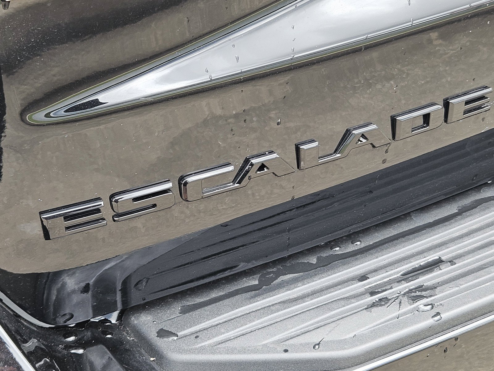 New 2026 Cadillac Escalade Platinum Sport w/ LPO, ONYX Package AWD/4WD image 8