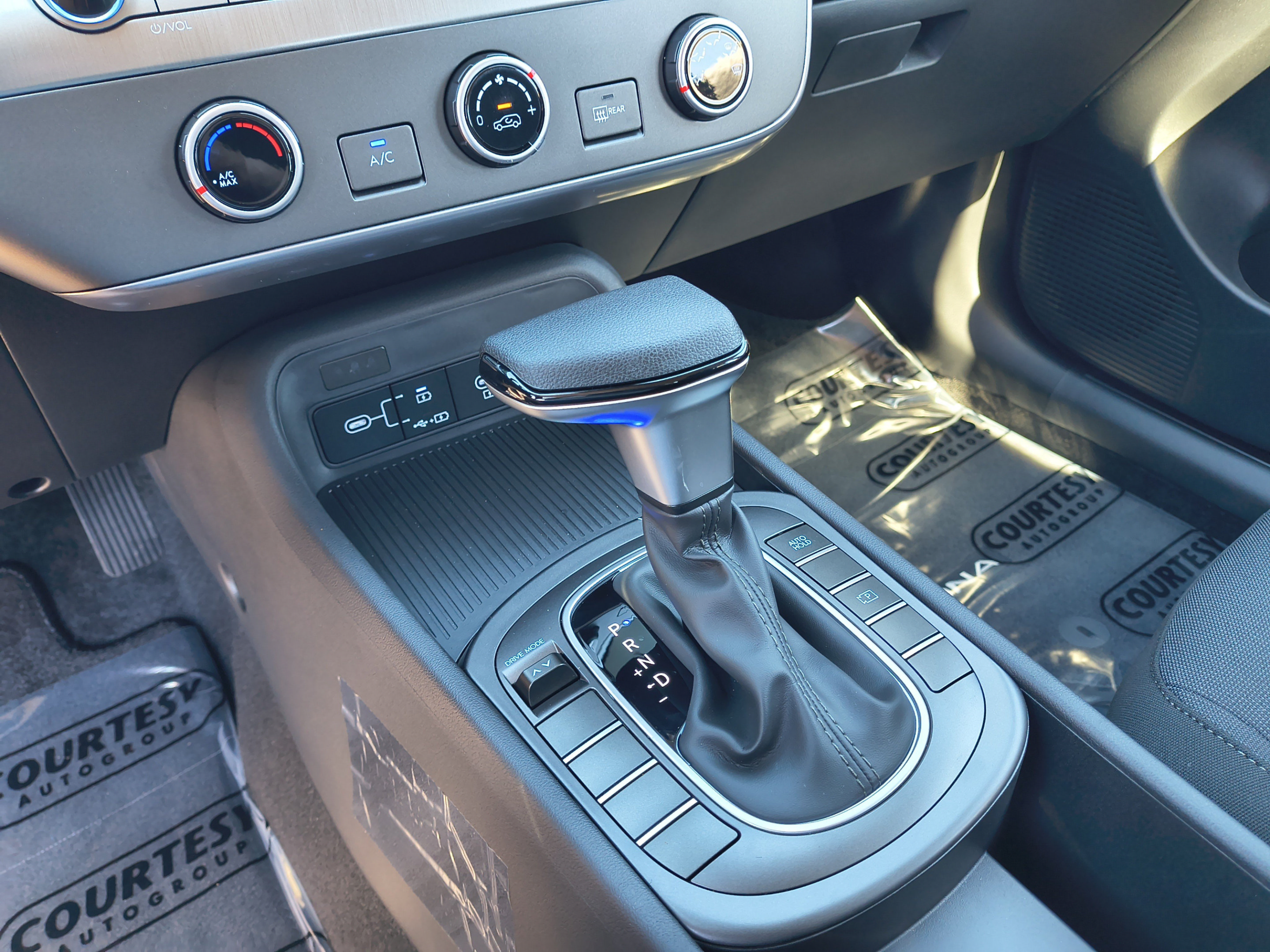 New 2027 Hyundai Kona SE FWD image 25