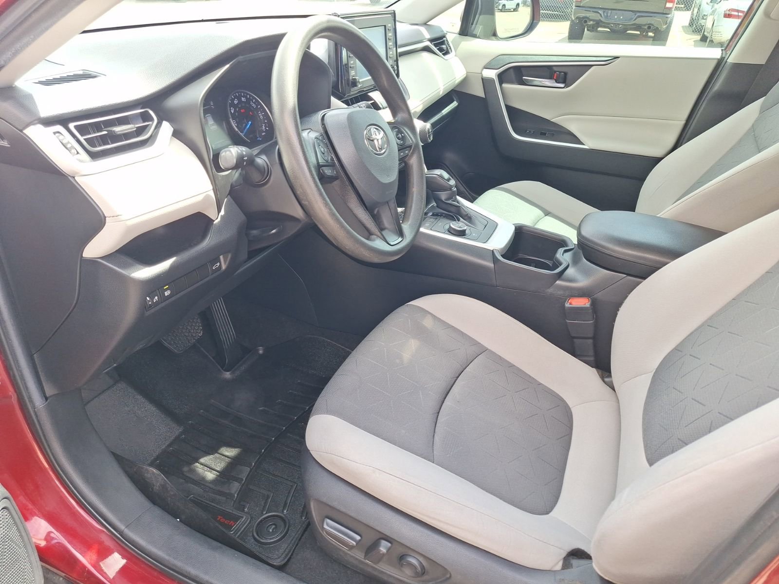 Used 2022 Toyota RAV4 XLE w/ Convenience Package AWD/4WD image 15