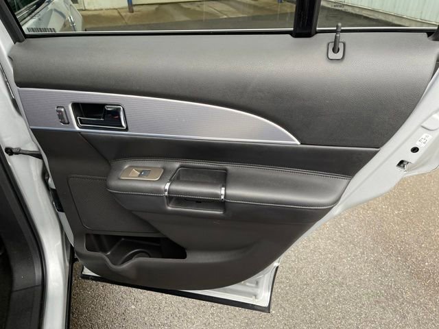 Used 2011 Lincoln MKX AWD w/ 102A Rapid Spec Order Code image 37