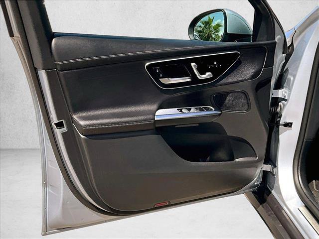 Used 2025 Mercedes-Benz GLC 300 image 17