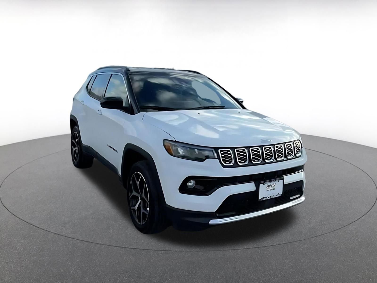Used 2025 Jeep Compass Limited image 3
