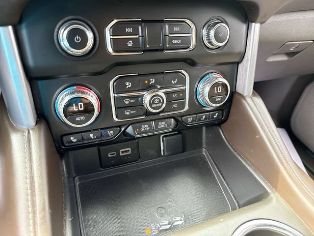 Used 2022 GMC Yukon SLT w/ SLT Luxury Package AWD/4WD image 19
