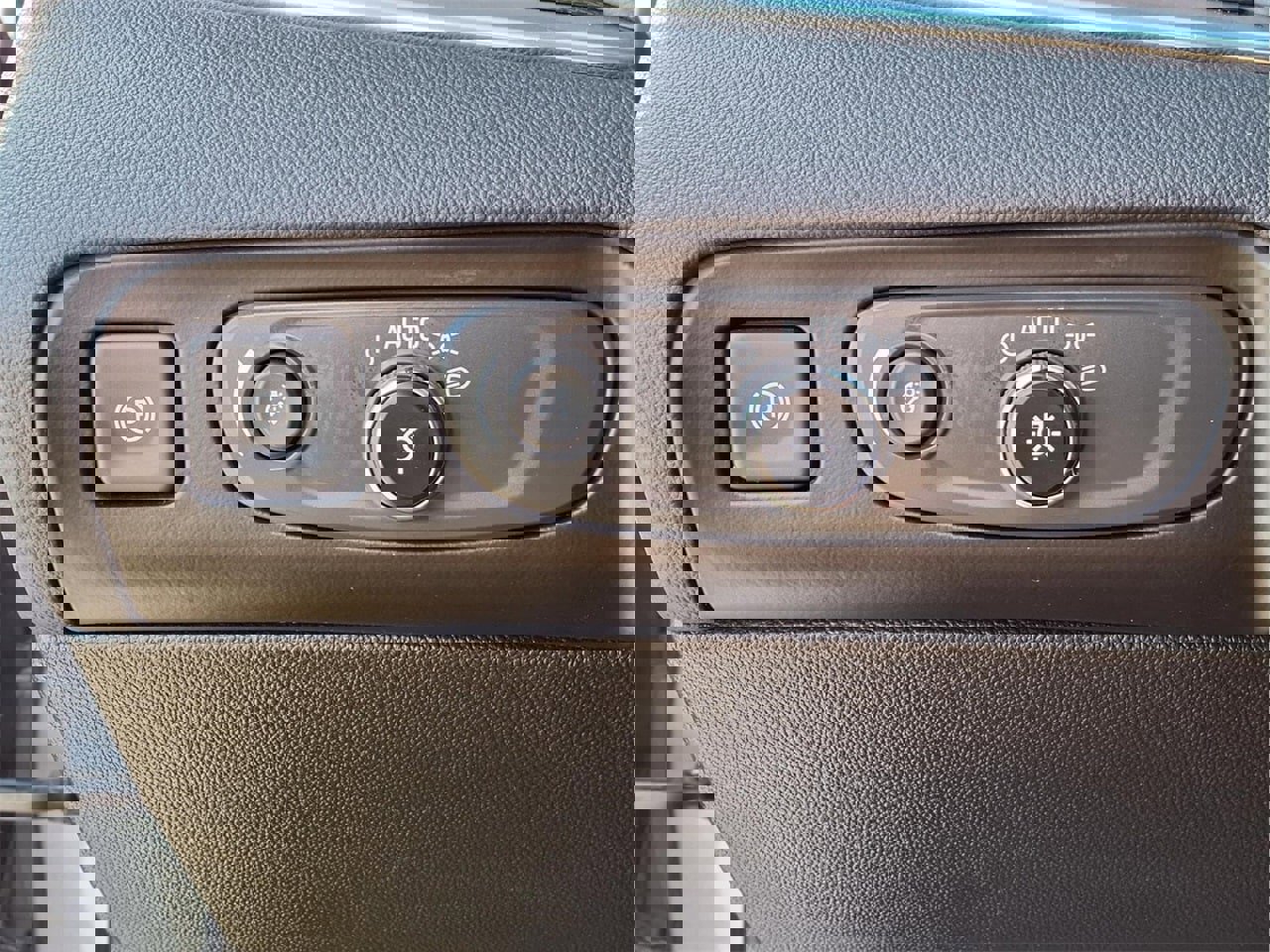 Used 2020 Buick Enclave Premium w/ Sun and Sites Package image 20