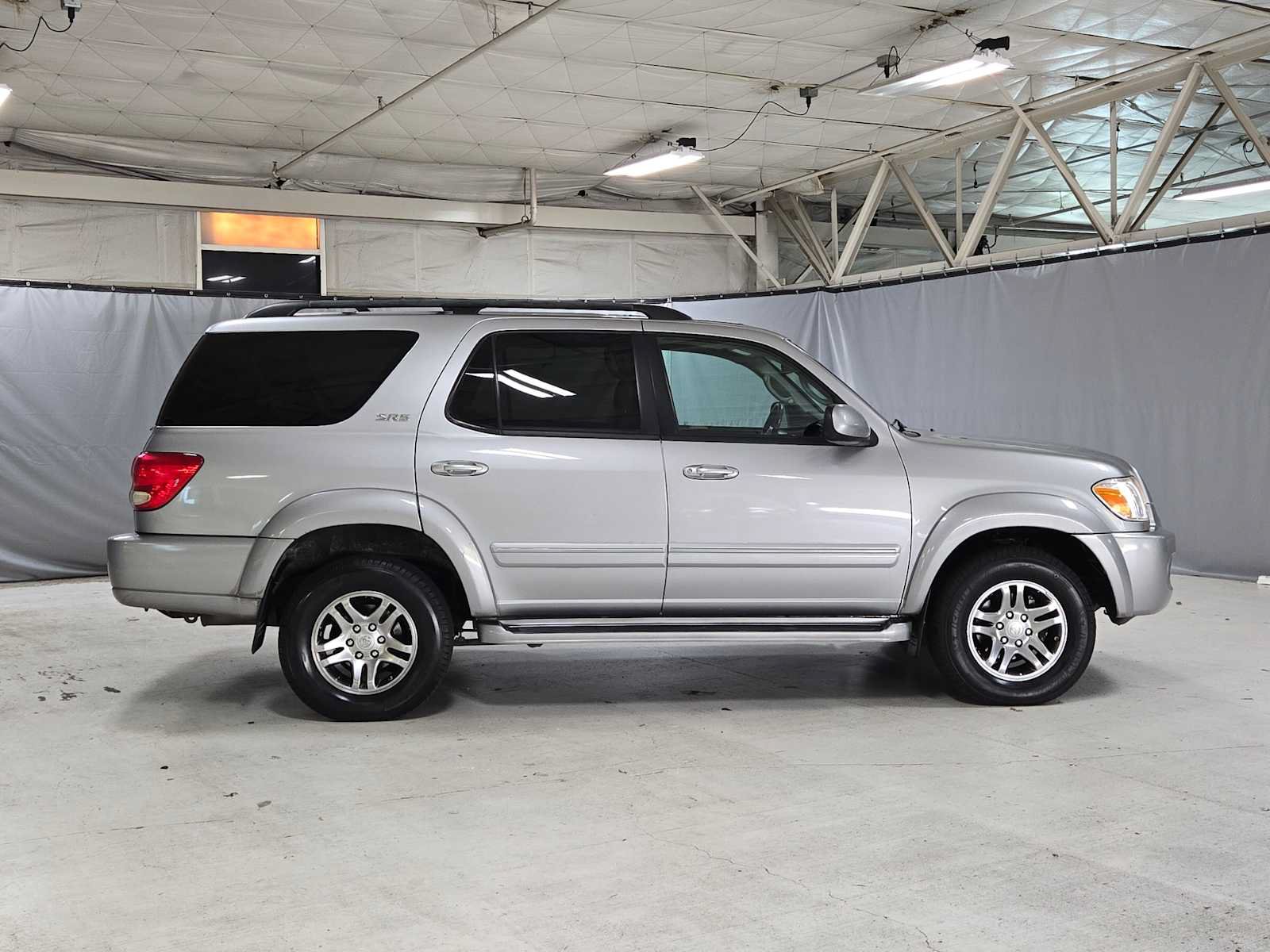 Used 2007 Toyota Sequoia SR5 AWD/4WD image 2