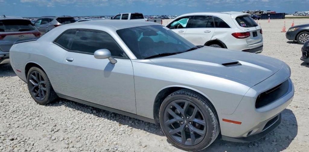 Used 2023 Dodge Challenger SXT w/ Blacktop Package RWD image 4