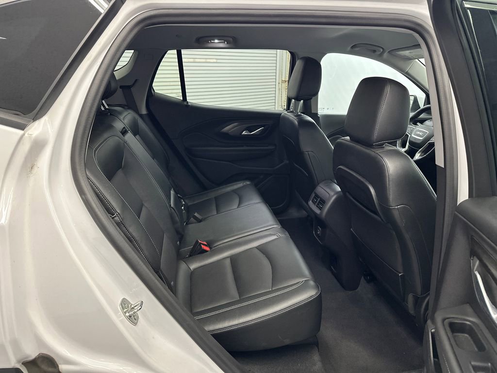 Used 2024 GMC Terrain SLT FWD image 17