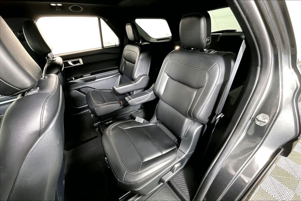 Used 2020 Ford Explorer XLT w/ Equipment Group 202A image 26