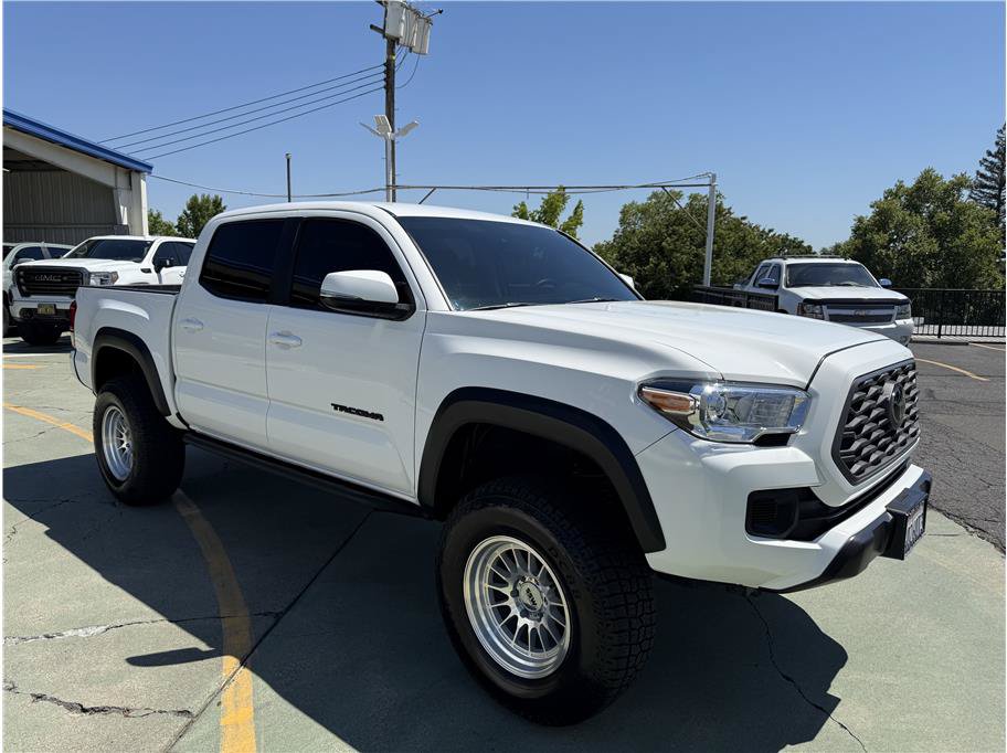 Used 2023 Toyota Tacoma 4x4 Double Cab w/ Trail Edition image 6