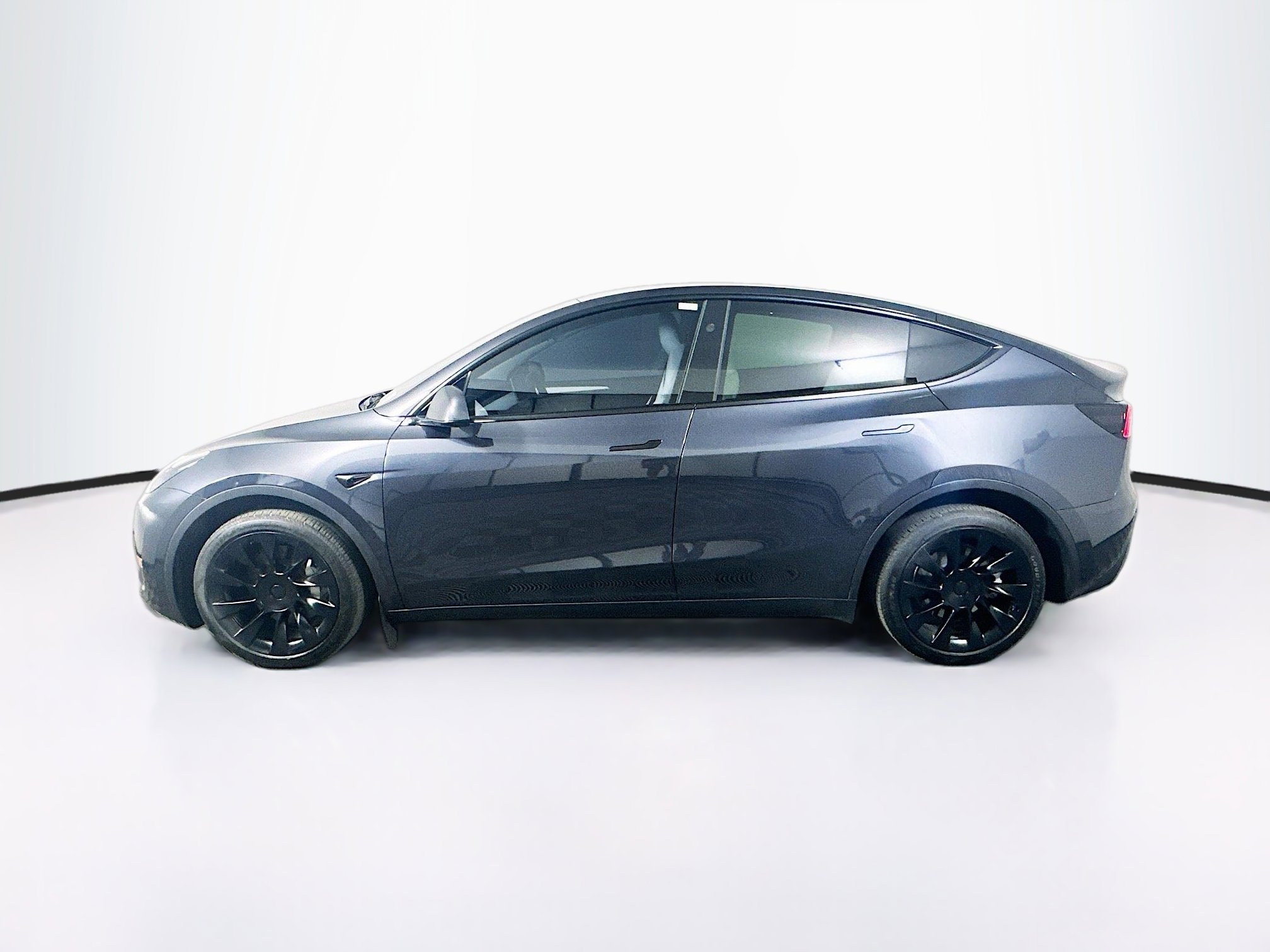 Used 2025 Tesla Model Y Long Range AWD/4WD image 4