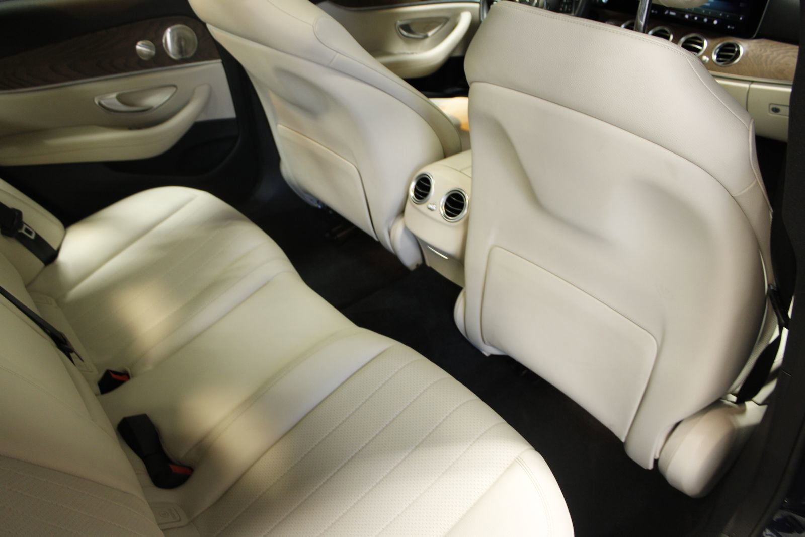 Used 2022 Mercedes-Benz E 350 4MATIC Sedan image 42