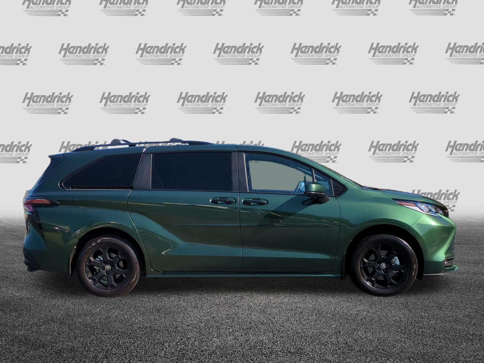 Used 2025 Toyota Sienna XLE Woodland Edition AWD/4WD image 11