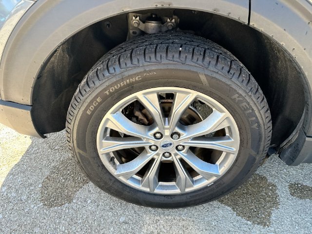 Used 2023 Ford Explorer Limited w/ Equipment Group 301A AWD/4WD image 55