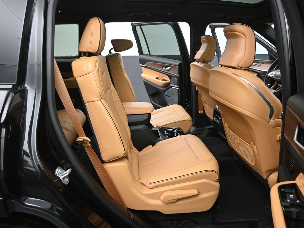 Used 2024 Jeep Grand Cherokee L Summit image 16