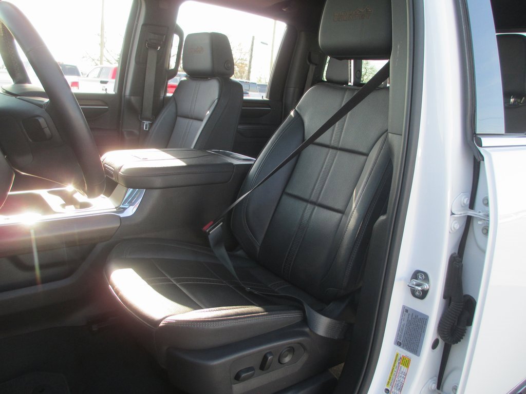 Certified 2024 Chevrolet Silverado 3500 High Country w/ High Country Premium Package image 21