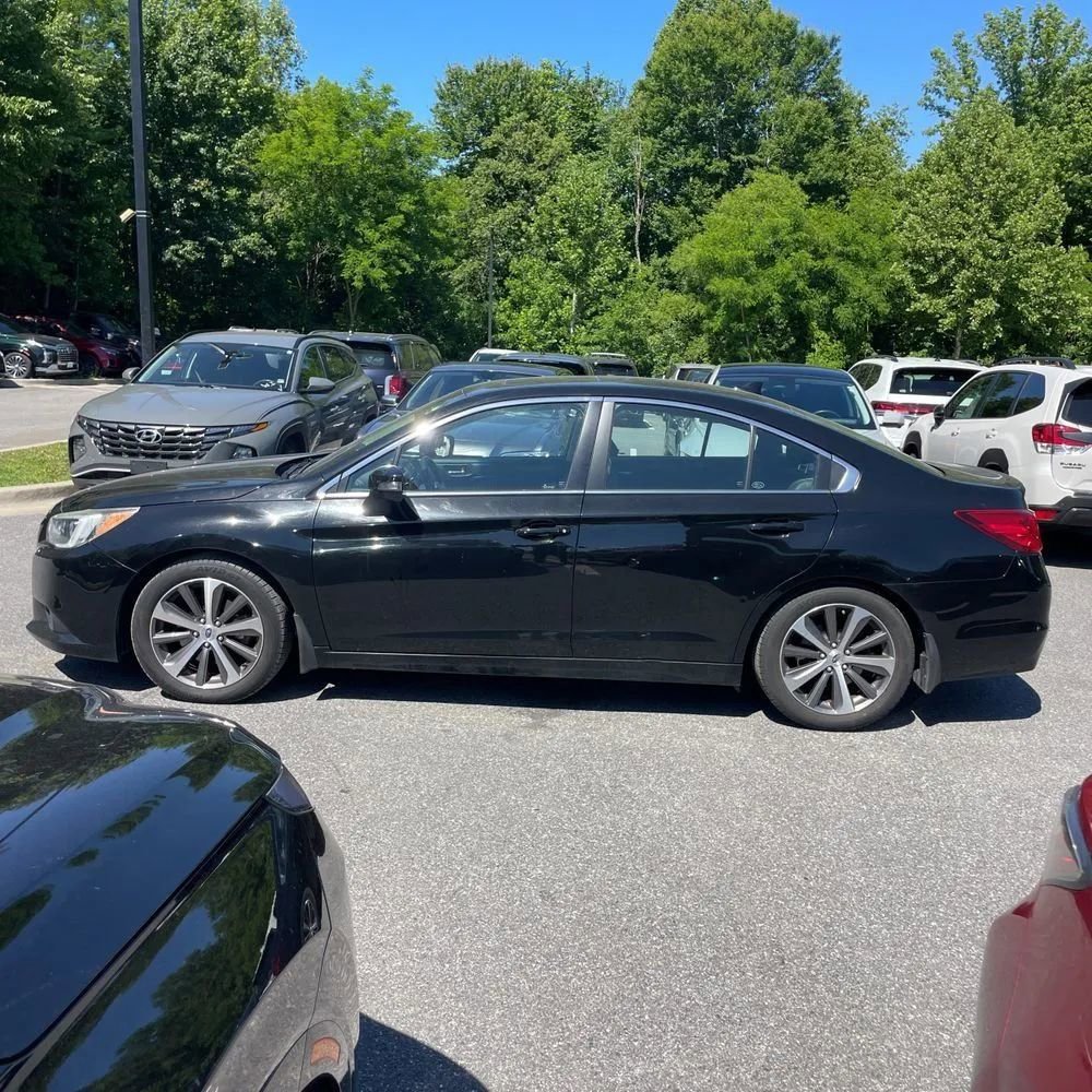 Used 2017 Subaru Legacy 3.6R Limited AWD/4WD image 3