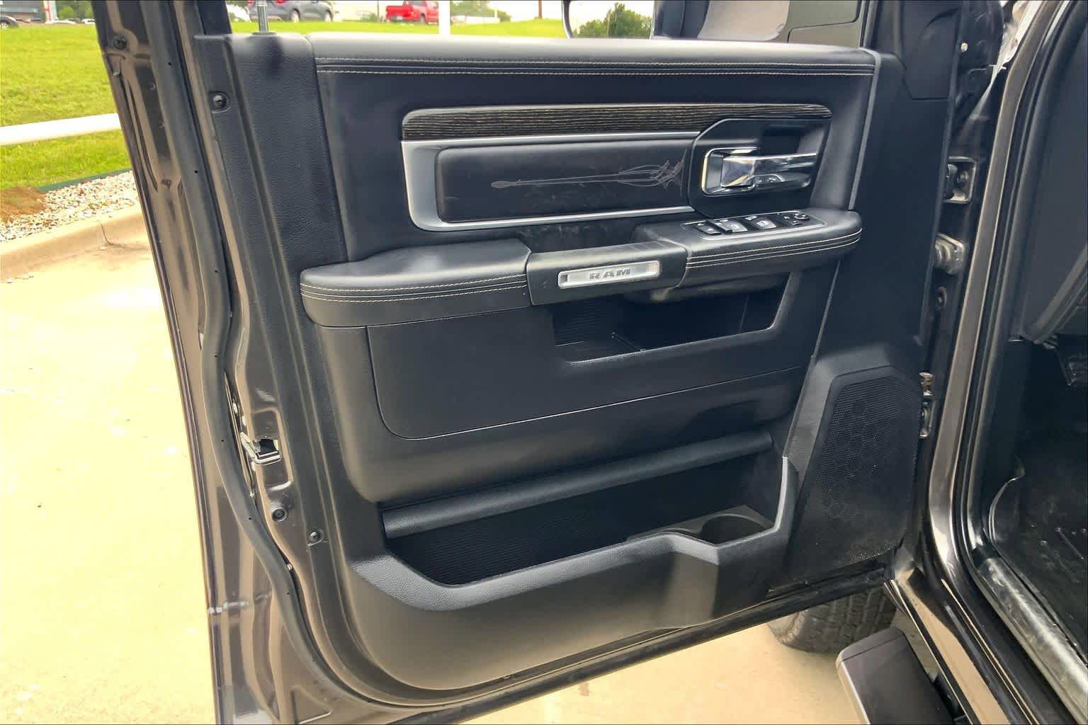 Used 2017 RAM 3500 Laramie Longhorn AWD/4WD image 21