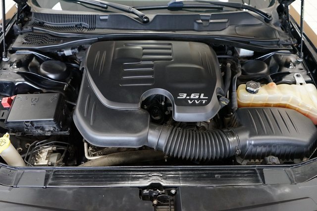 Used 2019 Dodge Challenger SXT image 43