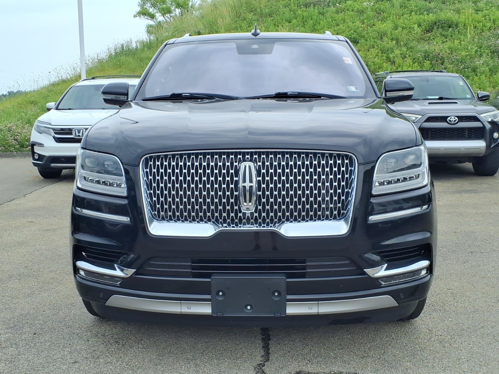 Used 2020 Lincoln Navigator Reserve w/ Luxury Package AWD/4WD image 2