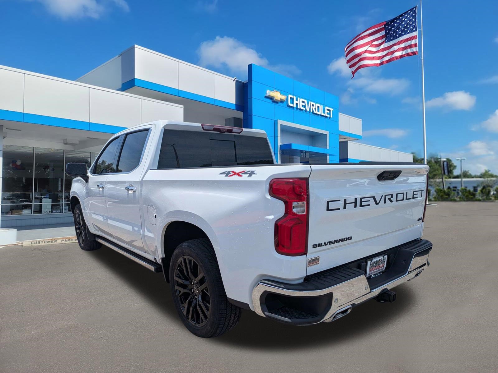 Used 2024 Chevrolet Silverado 1500 LTZ w/ Technology Package AWD/4WD image 5