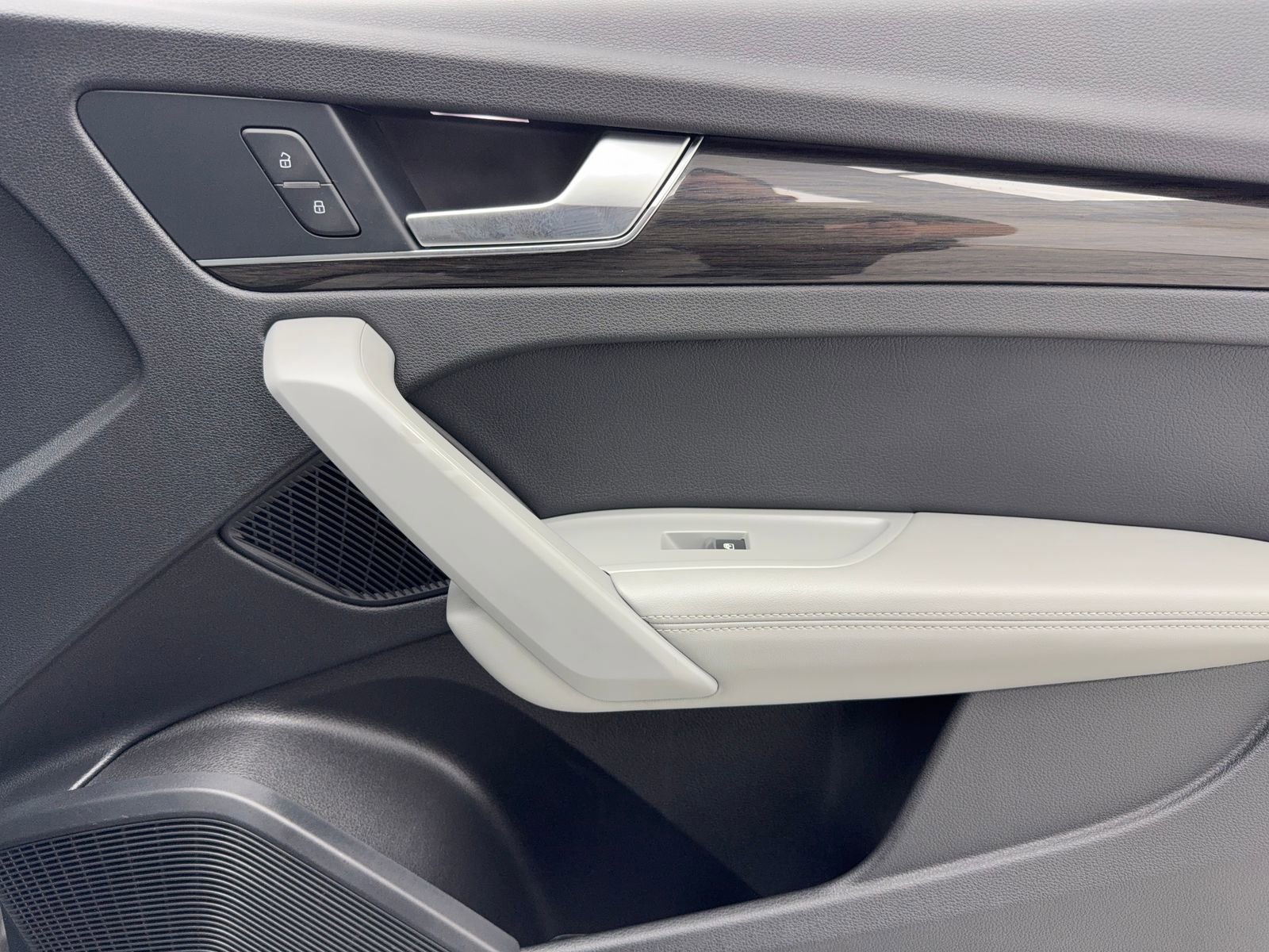 Used 2018 Audi Q5 Prestige w/ Prestige Package image 45