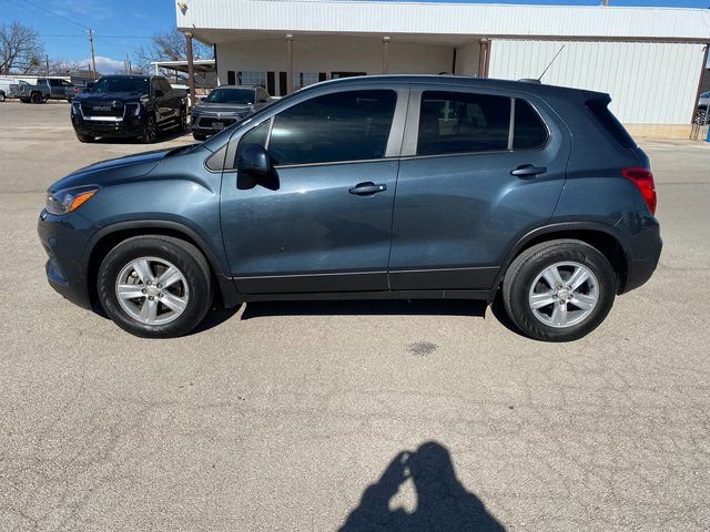 Used 2022 Chevrolet Trax LS w/ Tint and Cruise Package image 3