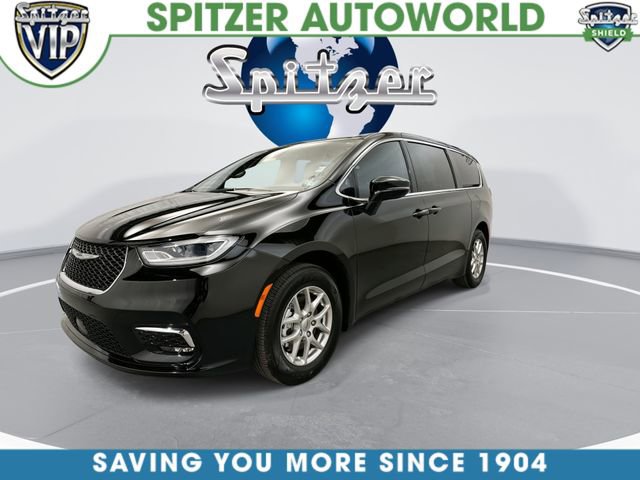 Used 2025 Chrysler Pacifica Select FWD image 7